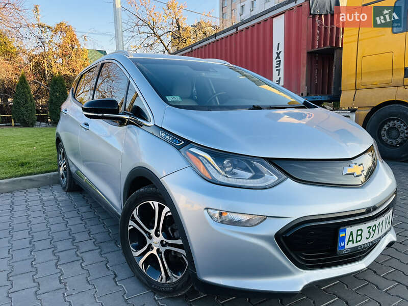 Хэтчбек Chevrolet Bolt EV 2018 в 