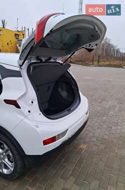 Хэтчбек Chevrolet Bolt EV 2020 в 