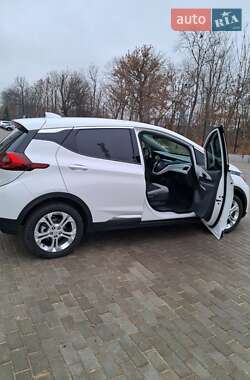 Хэтчбек Chevrolet Bolt EV 2020 в 