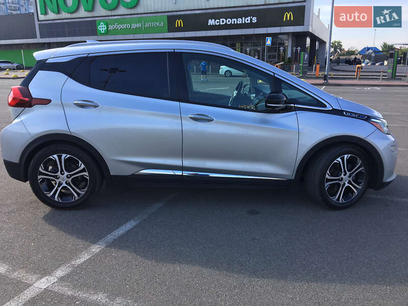 Хэтчбек Chevrolet Bolt EV 2017 в Киеве