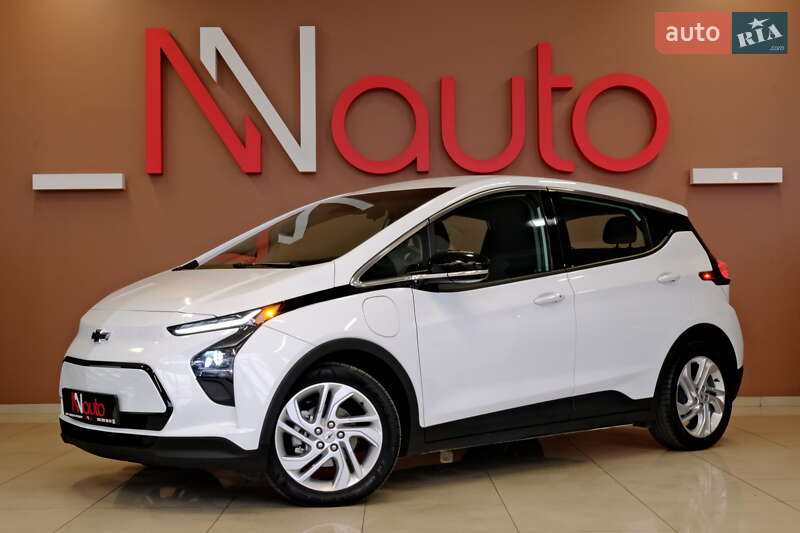 Хэтчбек Chevrolet Bolt EV 2023 в 
