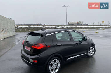 Хэтчбек Chevrolet Bolt EV 2021 в 