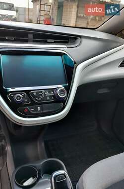 Хэтчбек Chevrolet Bolt EV 2017 в 