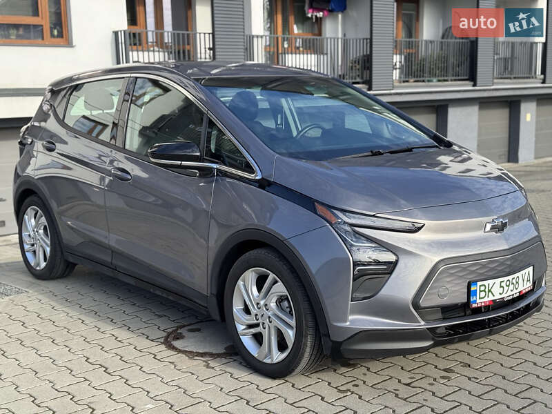 Хэтчбек Chevrolet Bolt EV 2022 в 