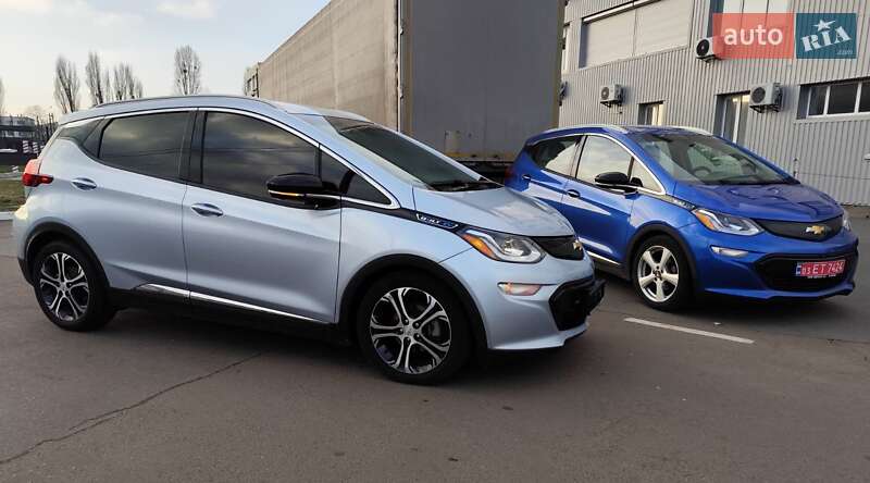 Хэтчбек Chevrolet Bolt EV 2018 в 