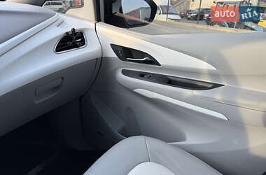 Хэтчбек Chevrolet Bolt EV 2017 в 