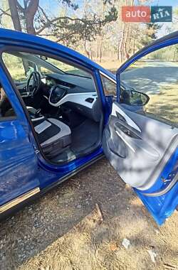 Хэтчбек Chevrolet Bolt EV 2020 в 