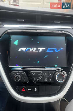 Хэтчбек Chevrolet Bolt EV 2017 в 