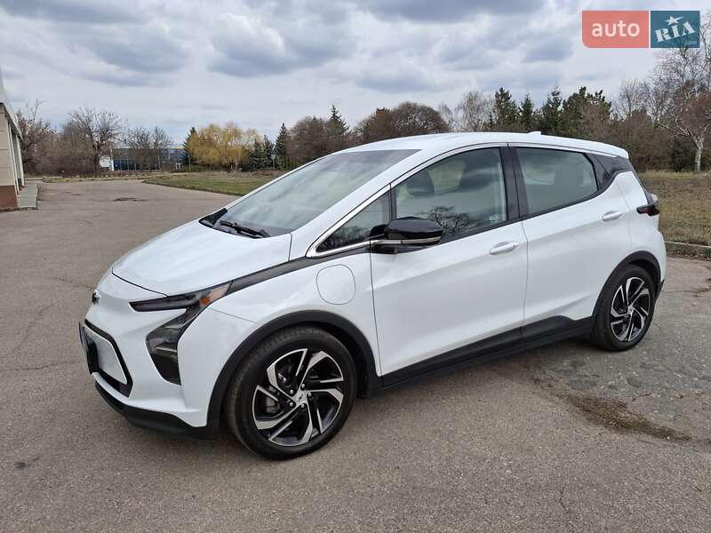 Хэтчбек Chevrolet Bolt EV 2023 в 