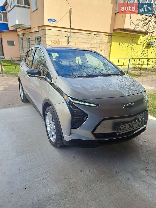 Хэтчбек Chevrolet Bolt EV 2023 в 