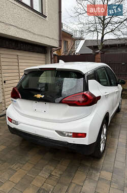 Хэтчбек Chevrolet Bolt EV 2017 в 