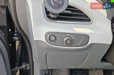Хэтчбек Chevrolet Bolt EV 2017 в 
