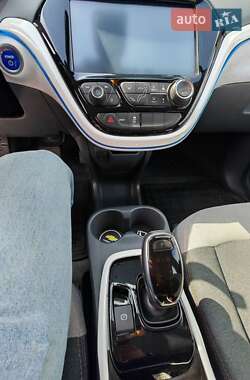 Хэтчбек Chevrolet Bolt EV 2017 в 