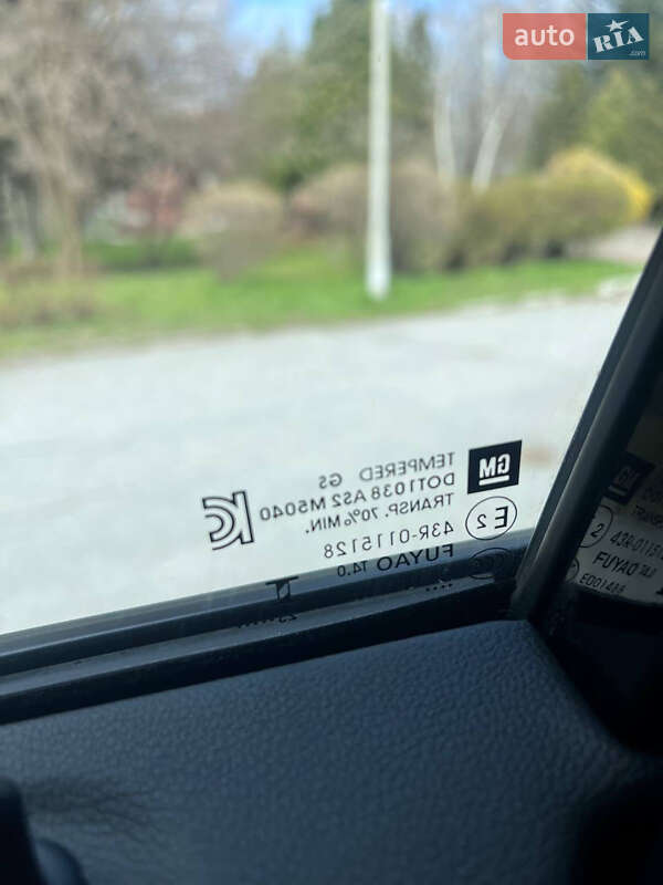 Хэтчбек Chevrolet Bolt EV 2023 в Киеве