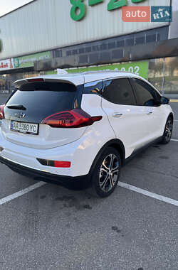 Хетчбек Chevrolet Bolt EV 2021 в 