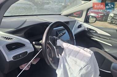 Хэтчбек Chevrolet Bolt EV 2019 в 