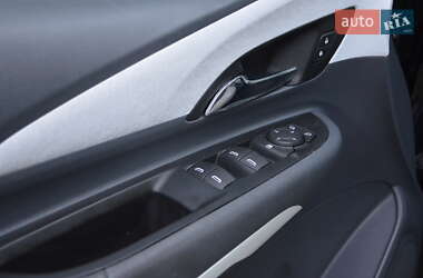 Хэтчбек Chevrolet Bolt EV 2021 в 