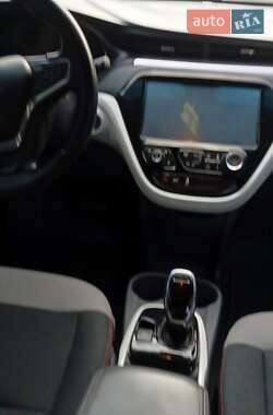 Хэтчбек Chevrolet Bolt EV 2016 в 