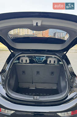 Хэтчбек Chevrolet Bolt EV 2017 в 