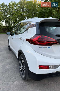 Хэтчбек Chevrolet Bolt EV 2020 в 