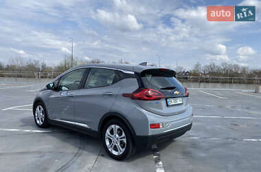 Хэтчбек Chevrolet Bolt EV 2020 в 