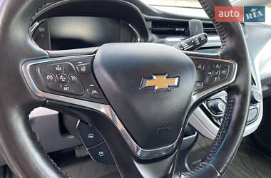 Хэтчбек Chevrolet Bolt EV 2020 в 