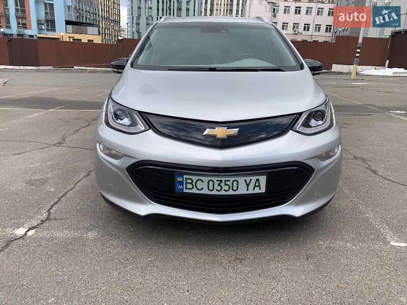 Хэтчбек Chevrolet Bolt EV 2018 в 