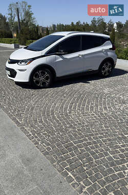 Хэтчбек Chevrolet Bolt EV 2019 в 
