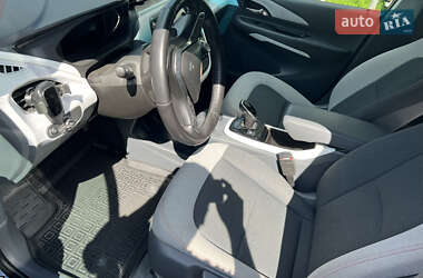 Хэтчбек Chevrolet Bolt EV 2017 в 