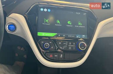 Хэтчбек Chevrolet Bolt EV 2017 в 