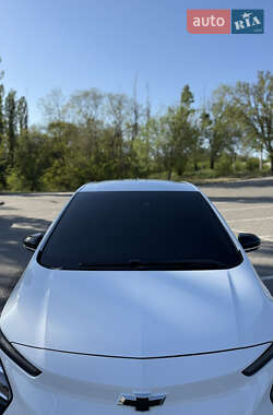 Хэтчбек Chevrolet Bolt EV 2023 в 