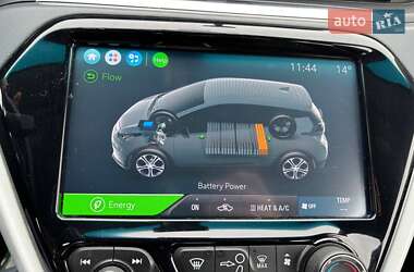 Хэтчбек Chevrolet Bolt EV 2017 в 