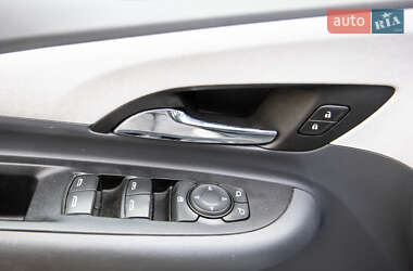 Хэтчбек Chevrolet Bolt EV 2021 в 