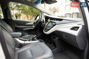 Хэтчбек Chevrolet Bolt EV 2021 в 