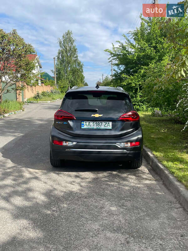 Хэтчбек Chevrolet Bolt EV 2017 в Ужгороде фото 6 Хэтчбек Chevrolet Bolt EV 2017 в Ужгороде