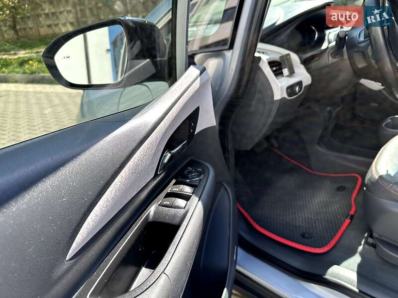 Хетчбек Chevrolet Bolt EV 2017 в Івано-Франківську