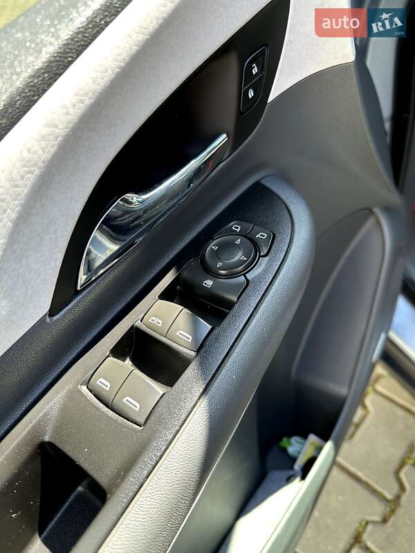 Хетчбек Chevrolet Bolt EV 2017 в Івано-Франківську