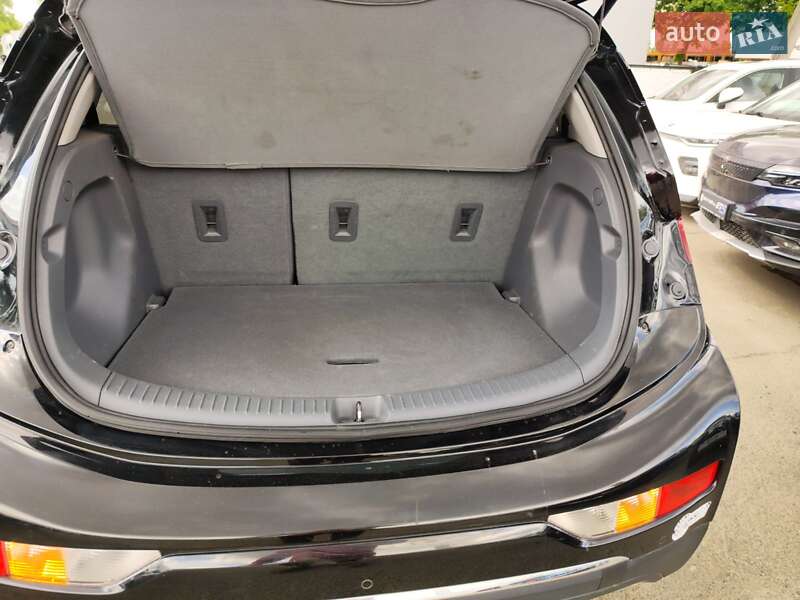 Хэтчбек Chevrolet Bolt EV 2017 в Киеве