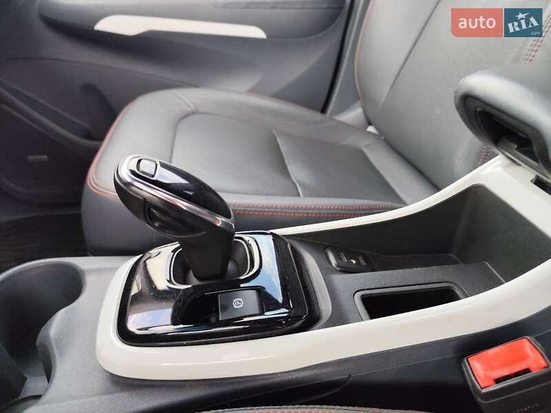 Хэтчбек Chevrolet Bolt EV 2017 в Киеве