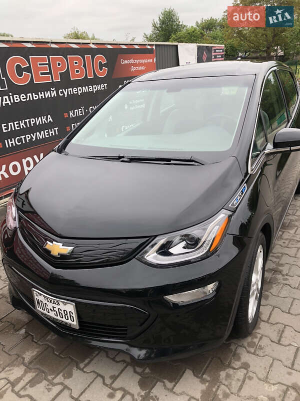 Хэтчбек Chevrolet Bolt EV 2020 в 