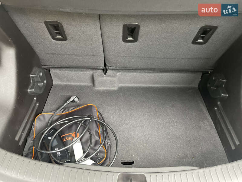 Хэтчбек Chevrolet Bolt EV 2023 в Стрые