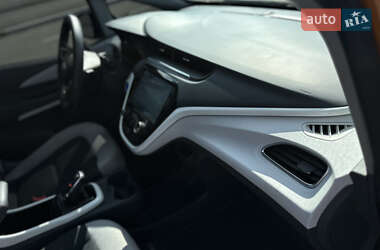 Хэтчбек Chevrolet Bolt EV 2017 в 