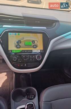 Хэтчбек Chevrolet Bolt EV 2017 в 