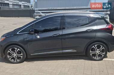 Хэтчбек Chevrolet Bolt EV 2017 в 