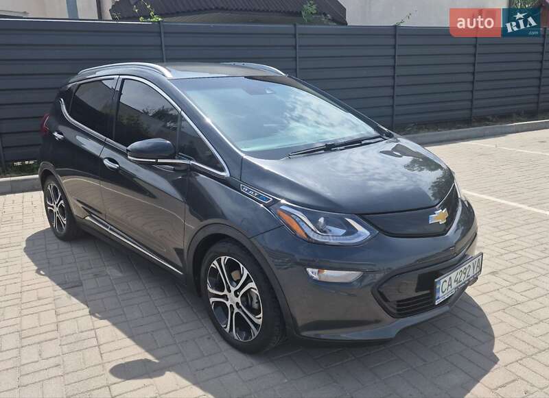 Хэтчбек Chevrolet Bolt EV 2017 в 
