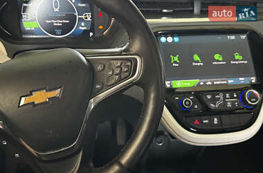 Хэтчбек Chevrolet Bolt EV 2017 в 