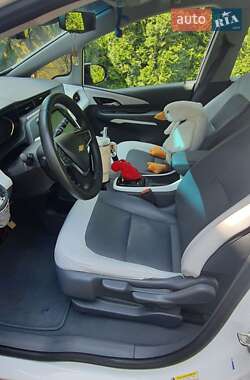 Хэтчбек Chevrolet Bolt EV 2017 в 