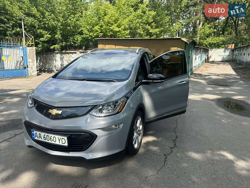 Хетчбек Chevrolet Bolt EV 2019 в 