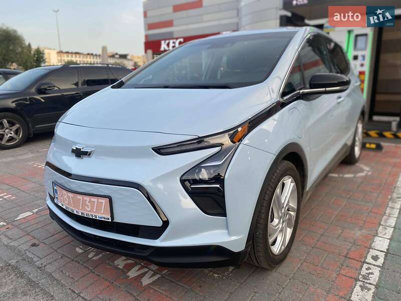 Хэтчбек Chevrolet Bolt EV 2023 в 