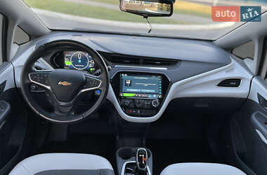 Хэтчбек Chevrolet Bolt EV 2018 в 